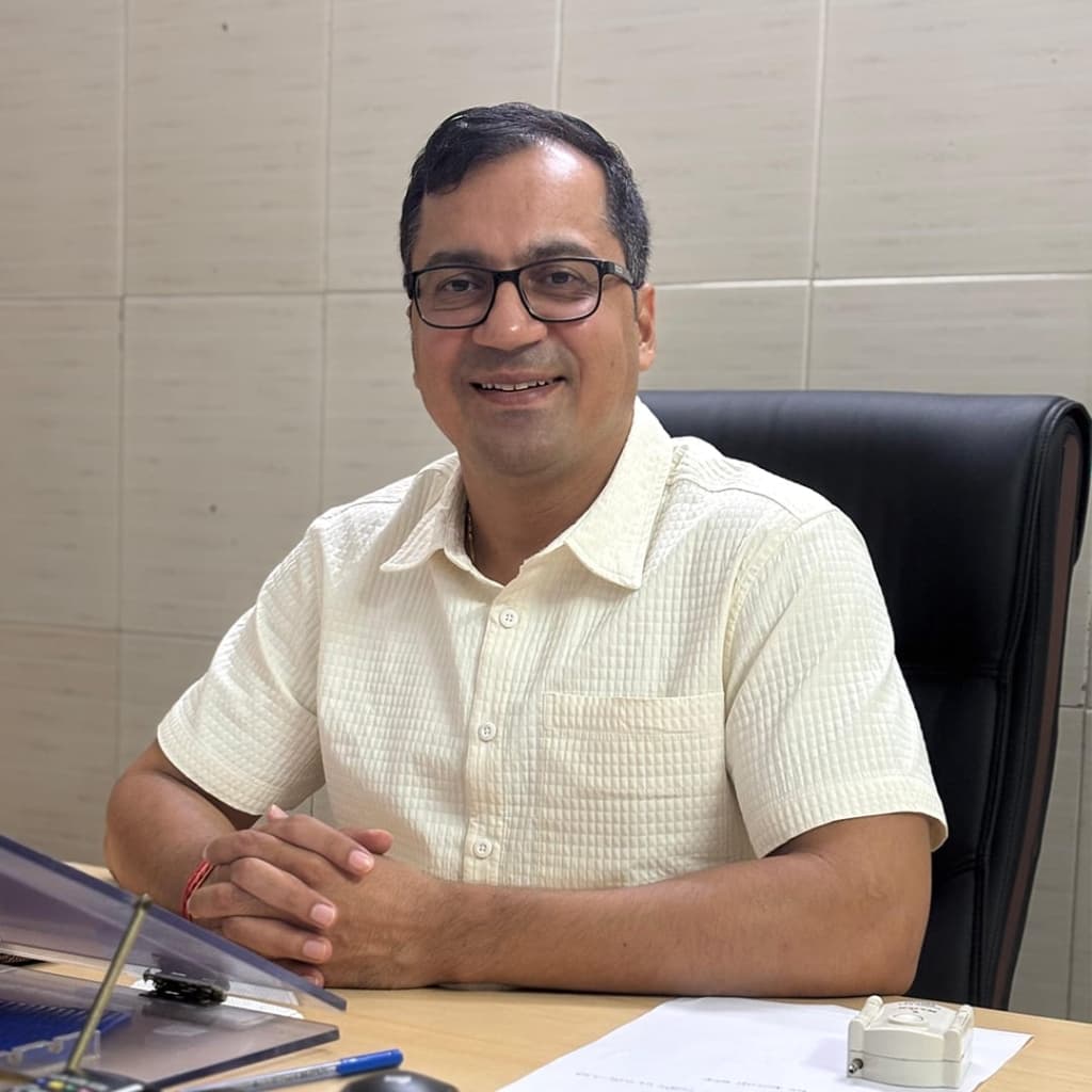 Dr. Vineet Yadav, Founder & General Physician